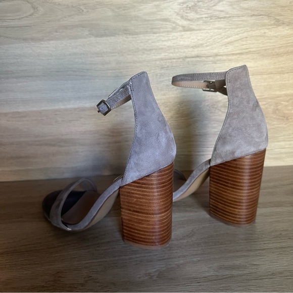 Steve Madden Carrson Suede Block Heel - Picture 2 of 6